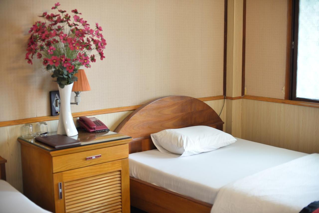 Valentine Hotel - Hong Ha Hanoi Bagian luar foto